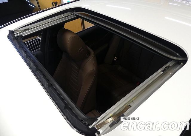 Mercedes-Benz E-Class 2023 — photo 19
