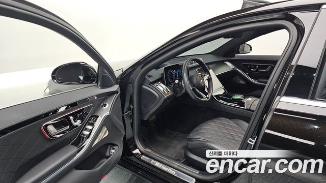 Mercedes-Benz S-Class 2023 — photo 11