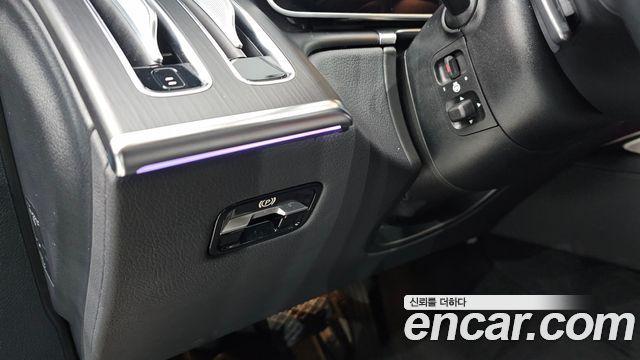 Mercedes-Benz S-Class 2023 — photo 12