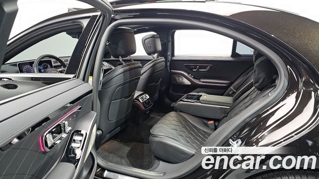 Mercedes-Benz S-Class 2023 — photo 17