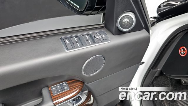 Land Rover Range Rover 2016 — photo 16
