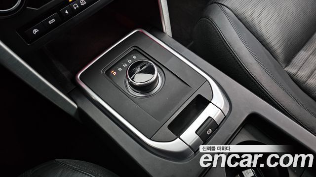 Land Rover Discovery Sport 2017 — photo 9