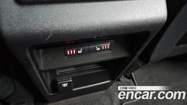 Land Rover Discovery Sport 2017 — photo 16