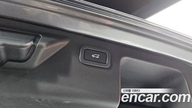 Land Rover Discovery Sport 2017 — photo 19