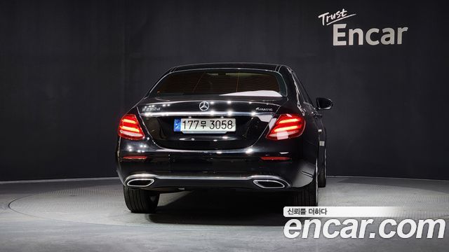 Mercedes-Benz E-Class 2019 — photo 4