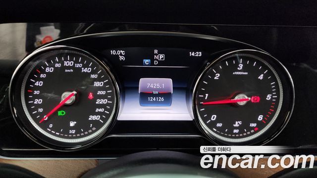 Mercedes-Benz E-Class 2019 — photo 8