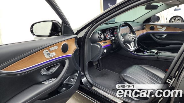 Mercedes-Benz E-Class 2019 — photo 10