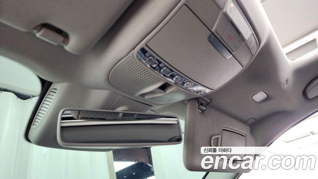 Mercedes-Benz E-Class 2019 — photo 17