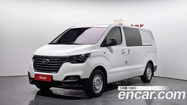 Hyundai Starex 2019 — photo 1