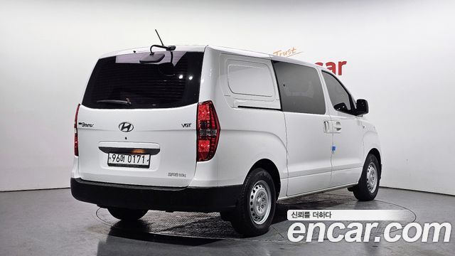 Hyundai Starex 2019 — photo 2