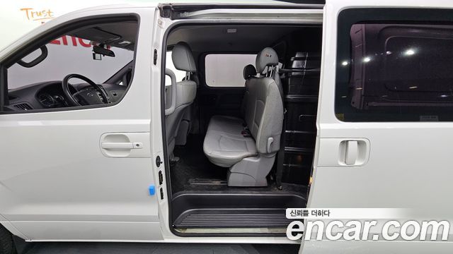 Hyundai Starex 2019 — photo 11
