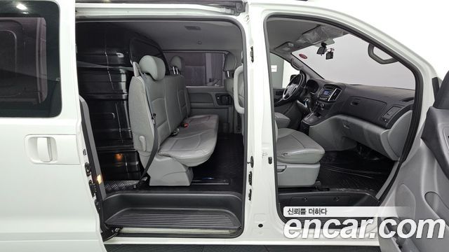 Hyundai Starex 2019 — photo 12