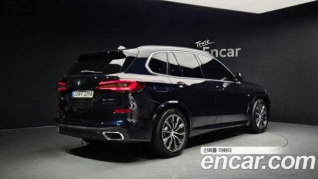 BMW X5 2021 — photo 2