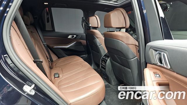 BMW X5 2021 — photo 11