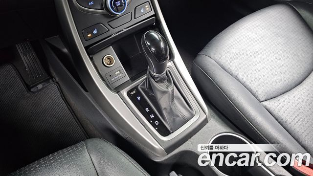 Hyundai AVANTE 2015 — photo 9