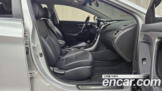 Hyundai AVANTE 2015 — photo 11