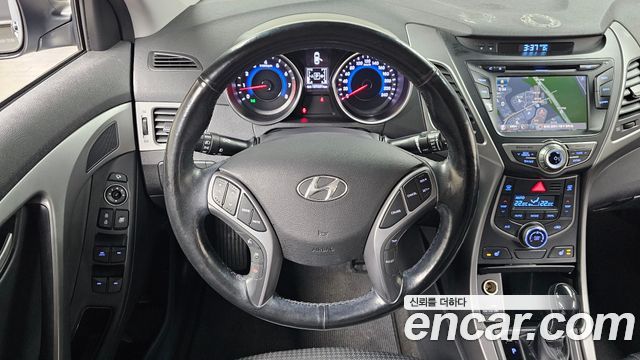Hyundai AVANTE 2015 — photo 13