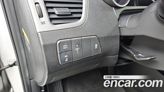 Hyundai AVANTE 2015 — photo 15
