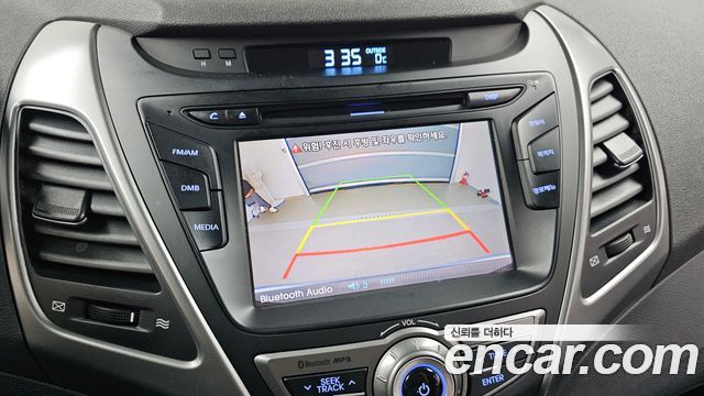 Hyundai AVANTE 2015 — photo 17