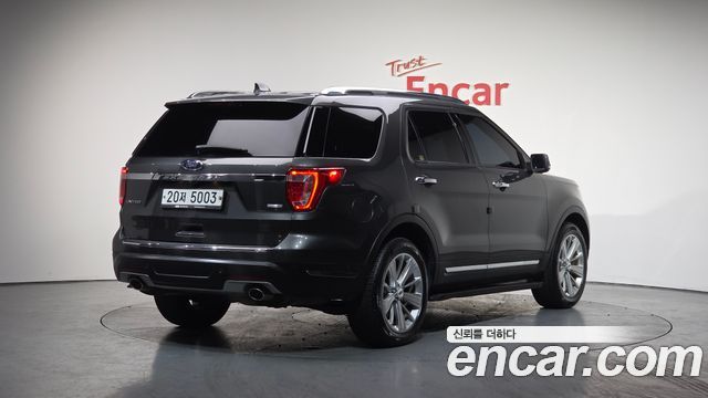 Ford Explorer 2019 — photo 2