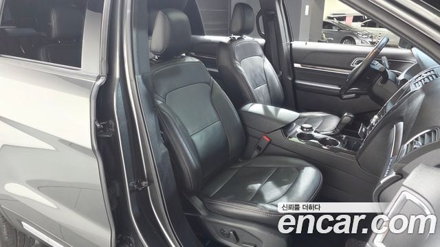 Ford Explorer 2019 — photo 10