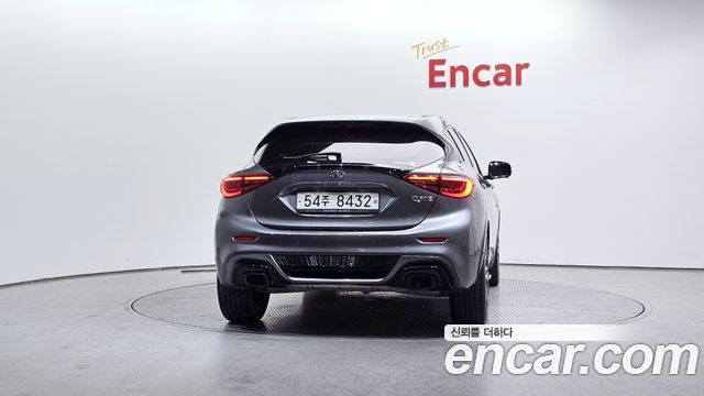 Infiniti Q30 2017 — photo 4