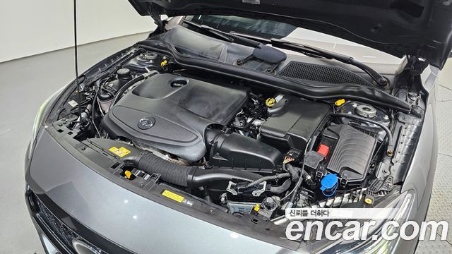 Infiniti Q30 2017 — photo 6