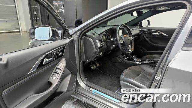 Infiniti Q30 2017 — photo 11