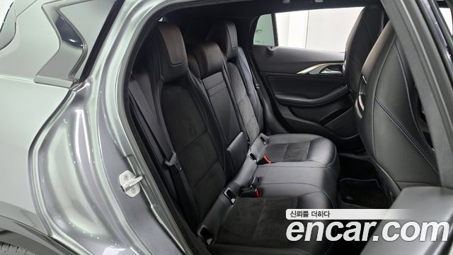 Infiniti Q30 2017 — photo 12