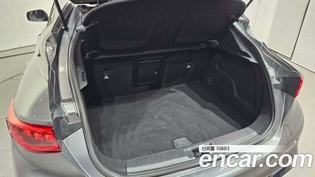 Infiniti Q30 2017 — photo 20