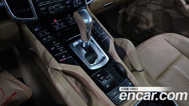 Porsche Cayenne 2016 — photo 9