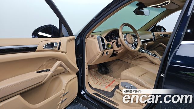Porsche Cayenne 2016 — photo 10