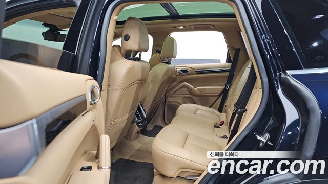 Porsche Cayenne 2016 — photo 11