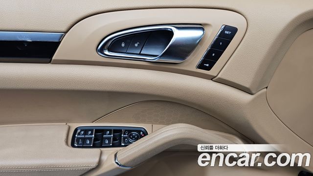 Porsche Cayenne 2016 — photo 13