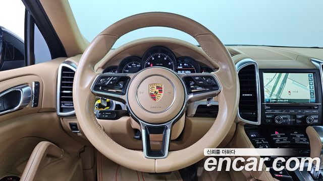 Porsche Cayenne 2016 — photo 15