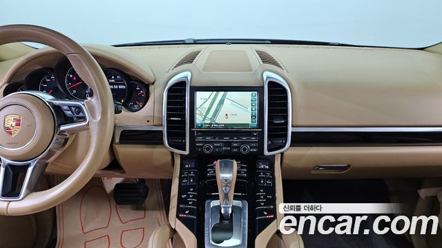 Porsche Cayenne 2016 — photo 16