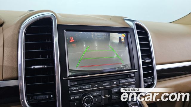 Porsche Cayenne 2016 — photo 17