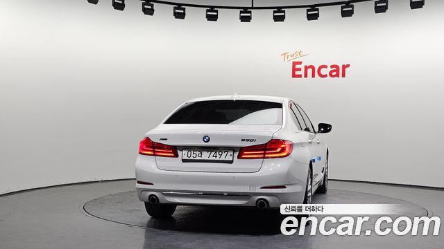 BMW 5-Series 2018 — photo 4