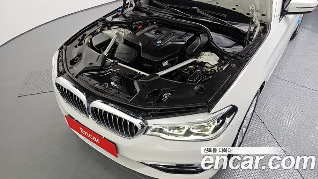 BMW 5-Series 2018 — photo 6