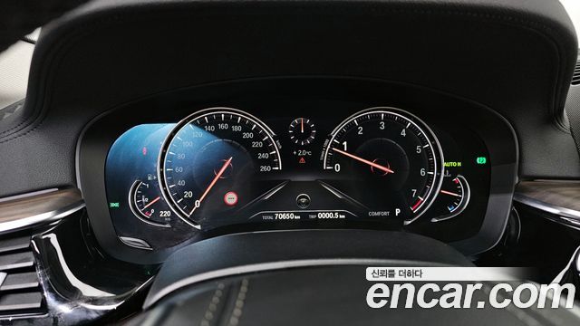 BMW 5-Series 2018 — photo 8