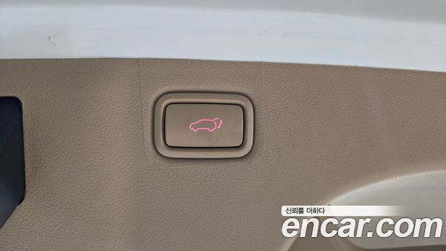 Kia Canival 2015 — photo 19
