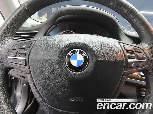 BMW 7-Series 2012 — photo 14