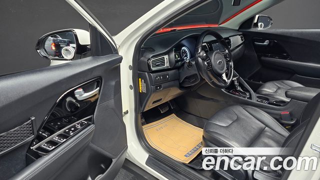 Kia Niro 2017 — photo 11