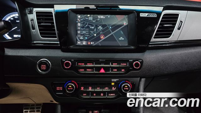 Kia Niro 2017 — photo 15