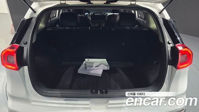 Kia Niro 2017 — photo 19