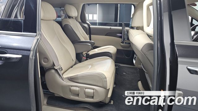 Kia Canival 2021 — photo 12
