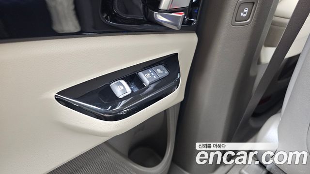 Kia Canival 2021 — photo 18