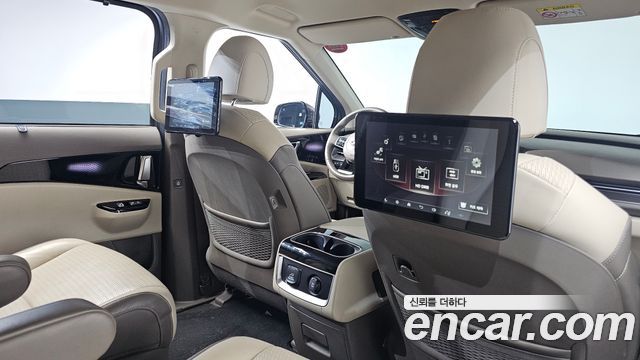 Kia Canival 2021 — photo 19