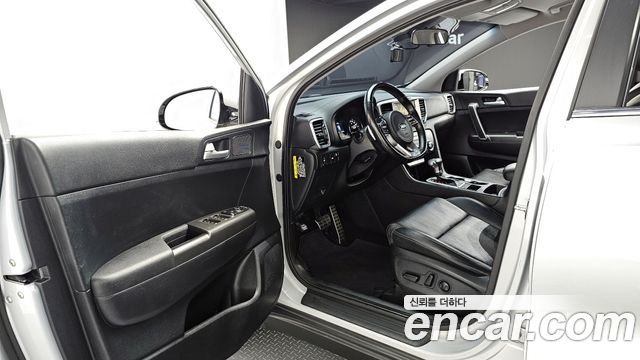 Kia Sportage 2019 — photo 11