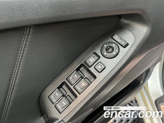 Kia K7 2012 — photo 9